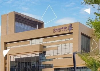 عزم السعودية للاتصالات: نمو ملحوظ في الأرباح والإيرادات بالربع الثاني والنصف الأول من العام المالي