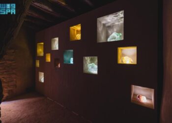 “نوما المراسم المنسية”.. أول عمل فني تعاوني يجسد هوية فيلا الحِجر في العُلا