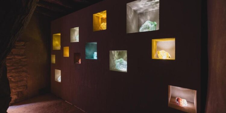 “نوما المراسم المنسية”.. أول عمل فني تعاوني يجسد هوية فيلا الحِجر في العُلا