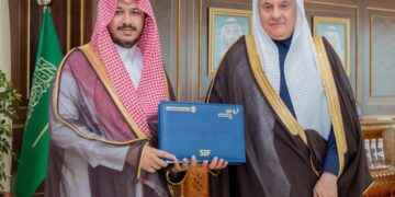 وزير “البيئة “يتسلّم شارة مُنتدى الاستثمار الرياضي ويؤكد أهمية دور الاستدامة في القطاع الواعد