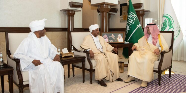 نائب أمير منطقة مكة المكرمة يستقبل سفير جمهورية السودان لدى المملكة