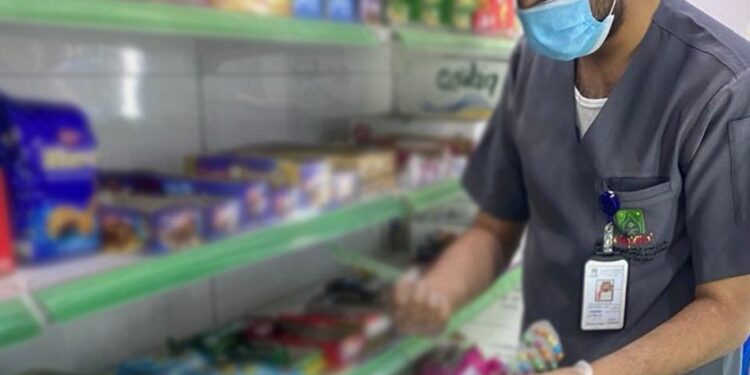 21865) جولة رقابية للتأكد من سلامة الغذاء في #نجران