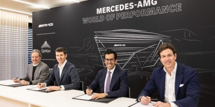 القدية ومرسيدس توقعان اتفاقية لبناء “عالم مرسيدس AMG” في مدينة القدية (إنفو جراف)