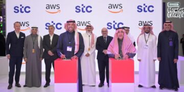 مجموعة stc وAWS تعلنان عن شراكة استراتيجية لدفع أجندة التحول الرقمي