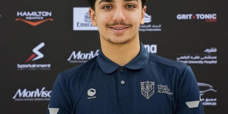 السباح زيد السراج يُسجل رقمًا قياسيًّا في سباق 50 مترًا حرة في بطولة دبي