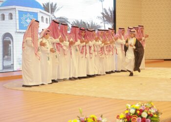 نائب أمير تبوك يرعى احتفال مدارس الملك عبد العزيز النموذجية بيوم التأسيس