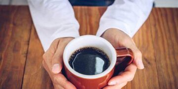 استعدادًا لرمضان.. نصائح لتقليل الكافيين وتجنب الصداع