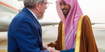 وزير الرياضة يستقبل رئيس الأولمبية الدولية في الرياض