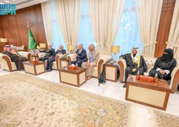 أمير حائل يستقبل مجموعة شركات كندية وهولندية للاستثمار بالمنطقة