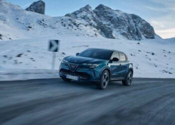 ألفا روميو تكشف عن Junior Ibrida Q4.. كروس أوفر هجينة بأداء رياضي وتقنيات متطورة