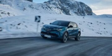 ألفا روميو تكشف عن Junior Ibrida Q4.. كروس أوفر هجينة بأداء رياضي وتقنيات متطورة