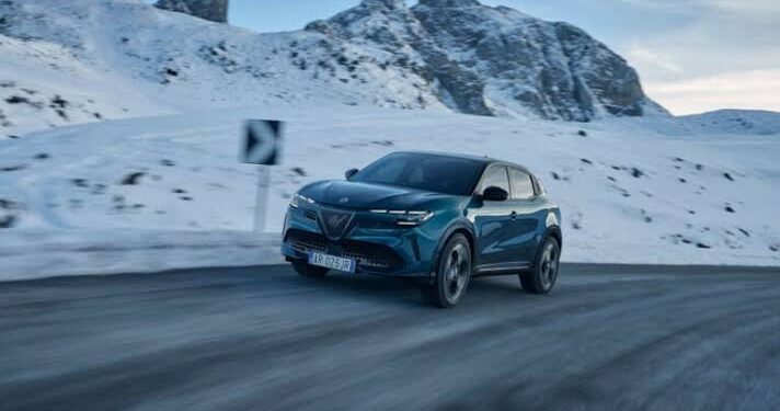 ألفا روميو تكشف عن Junior Ibrida Q4.. كروس أوفر هجينة بأداء رياضي وتقنيات متطورة