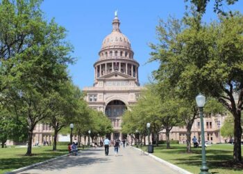 استكشف أمريكا ودولًا أخرى بسهولة وبتأشيرة واحدة (إنفو جراف)