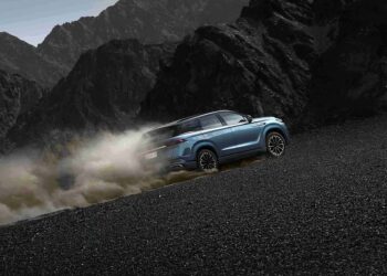 JAECOO J8 – قوة وفخامة الدفع الرباعي تنطلق في السعودية (إنفو جراف)