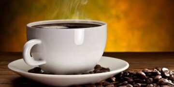 دراسة: شرب القهوة يوميًا قد يقلل من خطر الإصابة بالسرطان (إنفو جراف)