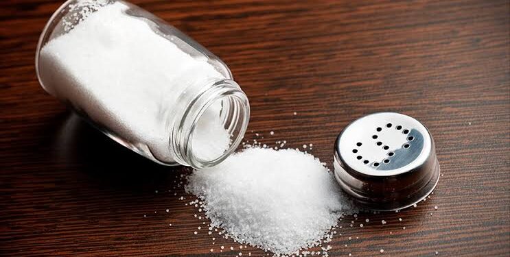 دراسة حديثة: بدائل الملح الغنية بالبوتاسيوم تقلل خطر السكتات الدماغية بنسبة 14% (إنفو جراف)
