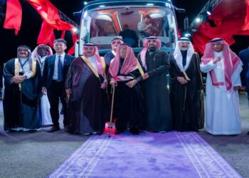 التجارة الوطنية تدشن حافلاتها الكهربائية بالمملكة وتعلن عن مصنع لتجميعها بالتعاون مع كينج لونج الصينية