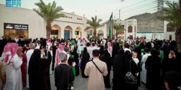 فعالية “صُناع المجد” تجذب الزوار في ليالي التأسيس بحي حراء الثقافي (إنفو جراف)