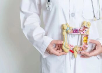 الزبادي.. سلاح فعال في الوقاية من سرطان القولون (إنفو جراف)