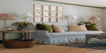 “أثاث التنورة” يعود بقوة في 2025: لمسة كلاسيكية تتناغم مع التصاميم العصرية