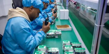 تدشين أول مصنع لتجميع وتصنيع أجهزة التوجيه في السعودية (إنفو جراف)