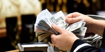 السيولة النقدية في السعودية تحقق أعلى مستوى تاريخي وتصل إلى 3.024 تريليون ريال