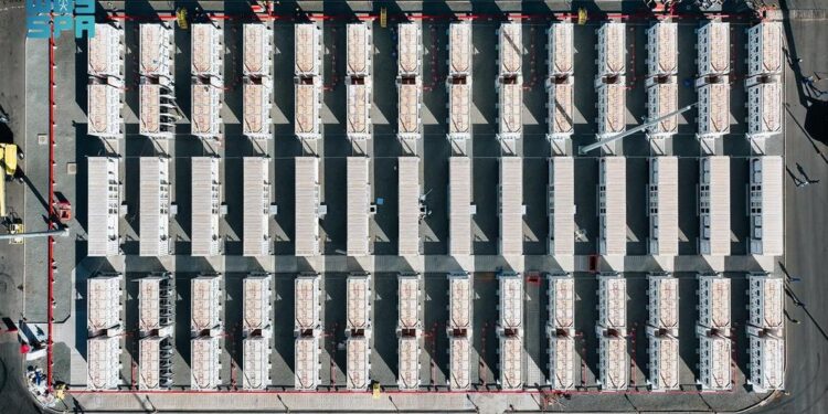 المملكة ضمن أكبر 10 أسواق عالمية في تخزين الطاقة وتواصل مسيرة الريادة في الطاقة المتجددة