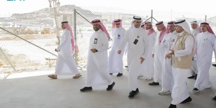 وزير الصحة يتفقد جاهزية المنشآت الصحية في مكة المكرمة استعدادًا لموسمي العمرة والحج