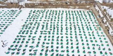 مركز الملك سلمان للإغاثة يوزع 1.050 حقيبة شتوية في إقليمي البنجاب وخيبربختون خوا في باكستان