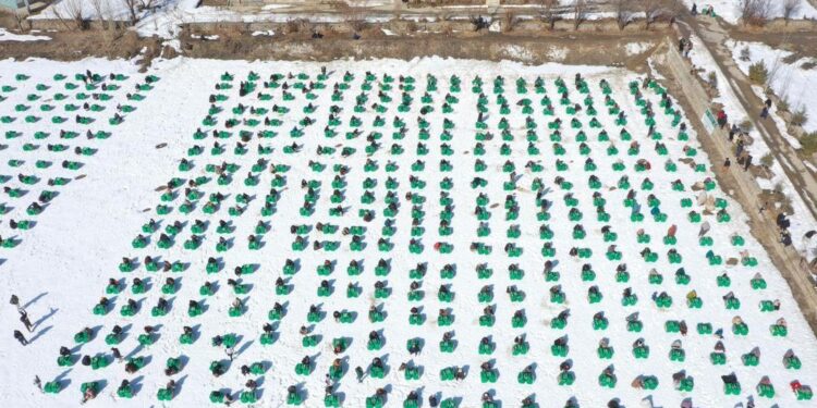 مركز الملك سلمان للإغاثة يوزع 1.050 حقيبة شتوية في إقليمي البنجاب وخيبربختون خوا في باكستان