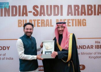 وزير الصناعة والثروة المعدنية يبحث الفرص الاستثمارية المشتركة مع أبرز شركات التعدين الهندية