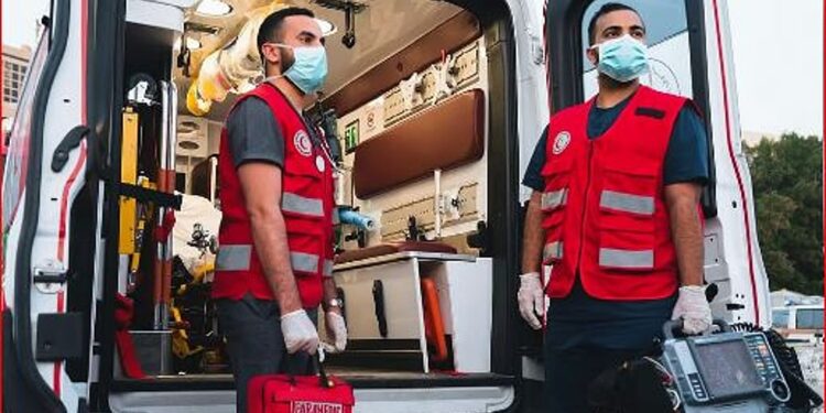 الهلال الأحمر بالرياض يرفع مستوى جاهزية الفرق الإسعافية تحسبًا للحالات الطارئة