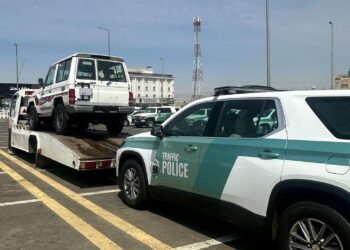 ضبط قائد مركبة ظهر بمحتوى مرئي يرتكب مخالفات في عسير