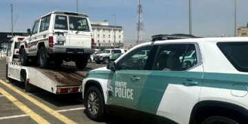 ضبط قائد مركبة ظهر بمحتوى مرئي يرتكب مخالفات في عسير