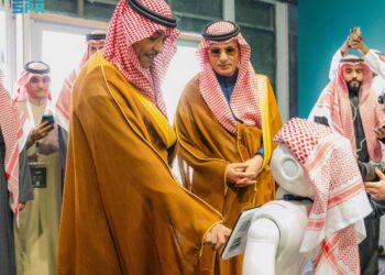 على هامش أعمال المنتدى السعودي للإعلام.. وزير الإعلام يفتتح النسخة الرابعة من معرض مستقبل الإعلام “فومكس”