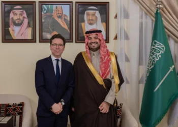 ابن جلوي يلتقي نائب إقليم “لي دي فرانس”