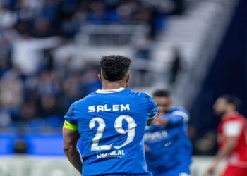 سالم الدوسري يجدد عقده مع الهلال ويصبح الأعلى أجرًا في الدوري