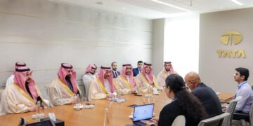 وزير الصناعة والثروة المعدنية يبحث مع مجموعة TATA الهندية فرص التعاون في الصناعات العسكرية والطيران والإلكترونيات