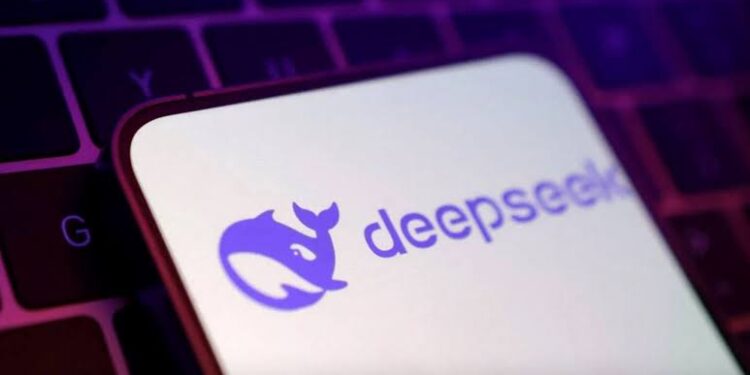 “ديب سيك”.. تقنية ذكاء اصطناعي صينية تنافس الكبار بكفاءة وتكلفة أقل