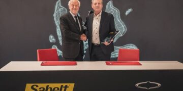 “سير” السعودية توقّع اتفاقية شراكة مع “سابيلت” الإيطالية لتعزيز صناعة السيارات الكهربائية