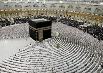 بدء تسجيل رغبات الحج للمواطنين والمقيمين لموسم 1446هـ عبر “نسك” والمسار الإلكتروني