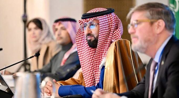 رئيس هيئة الغذاء والدواء يبحث فرص الاستثمار مع ممثلي شركات طبية أمريكية