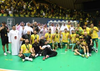 الخليج يواصل الصدارة والأهلي يجتاز الوحدة في ممتاز كبار اليد