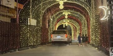 أحياء جازان تتنافس في تزيين الحارات استعدادًا لشهر رمضان بأجواء إبداعية وروح مجتمعية