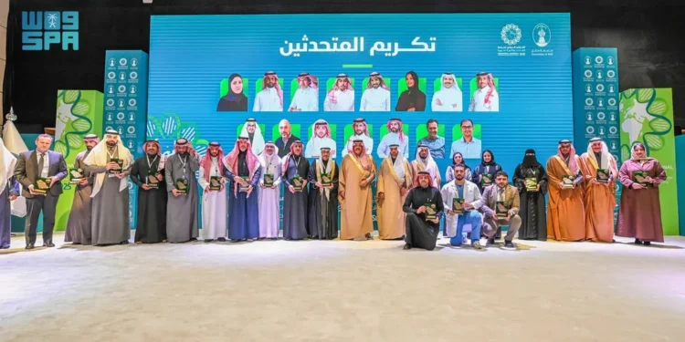 أمير منطقة حائل يدشن “المؤتمر الدولي لصناعة اللقاحات والأدوية الحيوية 2025”