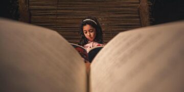 مهرجان الدرعية للرواية ينمي خيال الصغار ويزرع بهم شغف الأدب