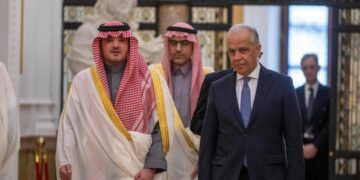 الأمير عبدالعزيز بن سعود يزور وكالة الحماية المدنية الإيطالية