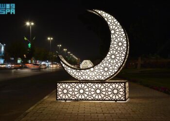 شوارع نجران وميادينها تتزيّن بالمجسمات والفوانيس الرمضانية