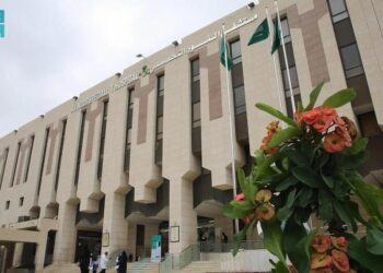 عملية جراحية نادرة تنهي معاناة فتاة من تشوهات العمود الفقري بمستشفى النور التخصصي