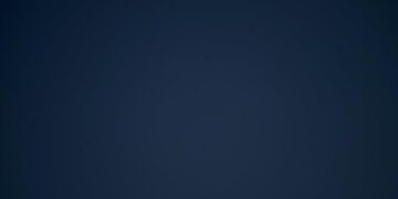 سماء الحدود الشمالية تشهد اقترانًا ثلاثيًا بديعًا بين القمر وكوكبي الزهرة وزحل